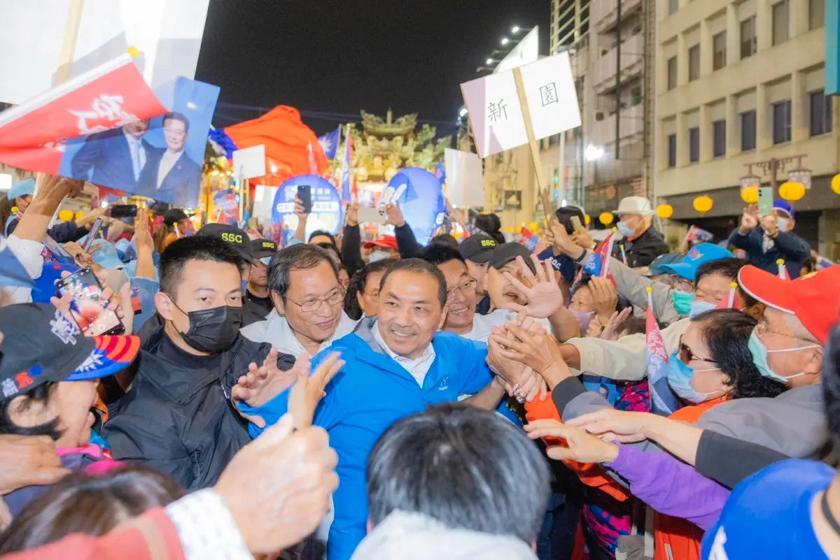 ▲國民黨總統候選人侯友宜在南部造勢，推5好康政策幫青年築夢。（圖／侯辦提供）