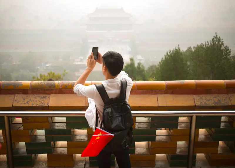 ▲中國國內旅遊觀光人潮雖逐漸復甦，但外國遊客旅遊人數相比疫情前還回復不到30%。（圖／美聯社／達志影像）