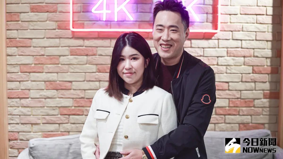 ▲余祥銓（右）、柔柔（左）夫婦生完愛女後首次公開露面，還爆料余天一看到孫女後超級開心，似乎沒有因為不分區立委一事感到不悅，身體狀況也很好。（圖／記者葉政勳攝影）