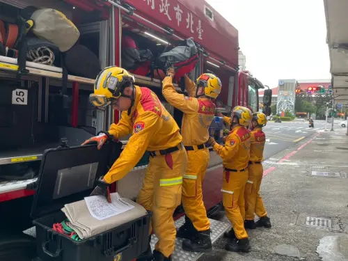 ▲內政部長林右昌說，台灣搜救隊已經待命，隨時可以前往中國救災。（圖／內政部提供）