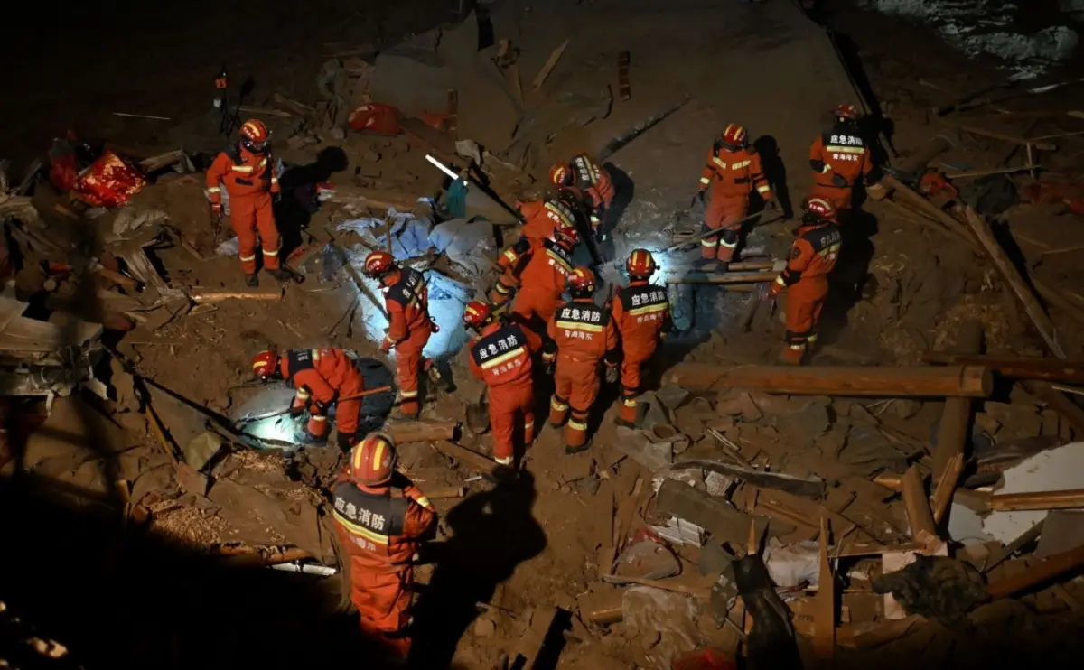 ▲中國甘肅省臨夏州積石山縣、芮氏規模6.2的淺層強震，已造成甘肅省、青海省合計118人死亡、數百人受傷，不排除還會再增加。（圖／翻攝自新京報）