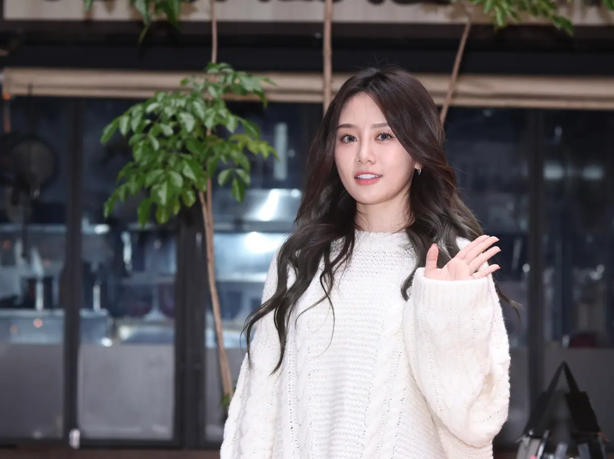 ▲李若潼是林襄啦啦隊的學姊，心疼她因受關注，飽受批評聲，但李若潼透露未曾看過林襄哭，認為她充滿正能量。（圖／記者陳明中攝）