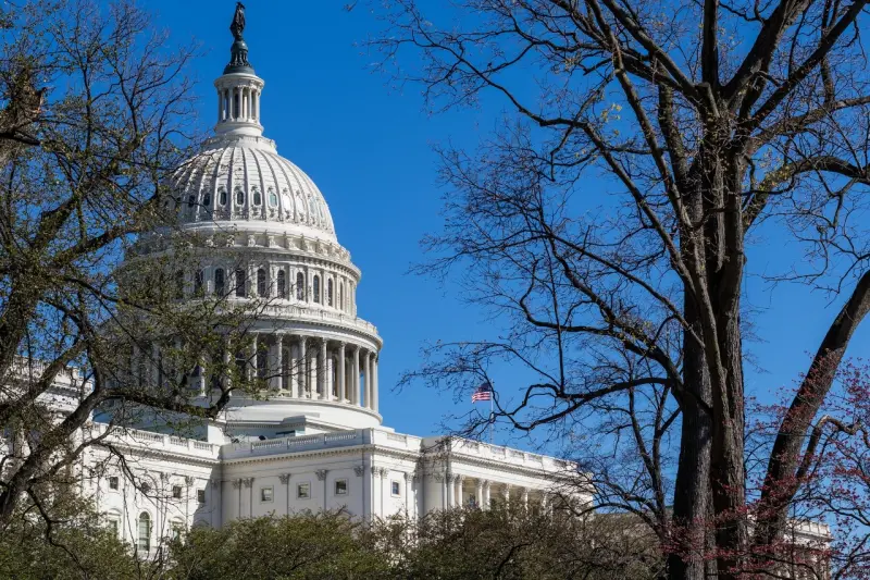 ▲美國一項包含援助烏克蘭、以色列、台灣且金額達953.4億美元的法案今天在聯邦參議院取得進展，為這項援外方案掃除第一項障礙。圖為美國國會大廈。（Pixabay)