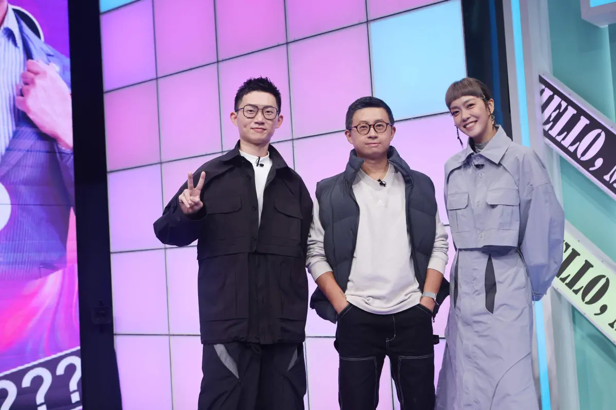 ▲呱吉（中）上大霈（右）、視網膜主持公視《哈囉！你給問嗎？》認了最近在看身心科，並強調不會「開課或寫書」，暗酸有人從中牟利。（圖／公視提供）