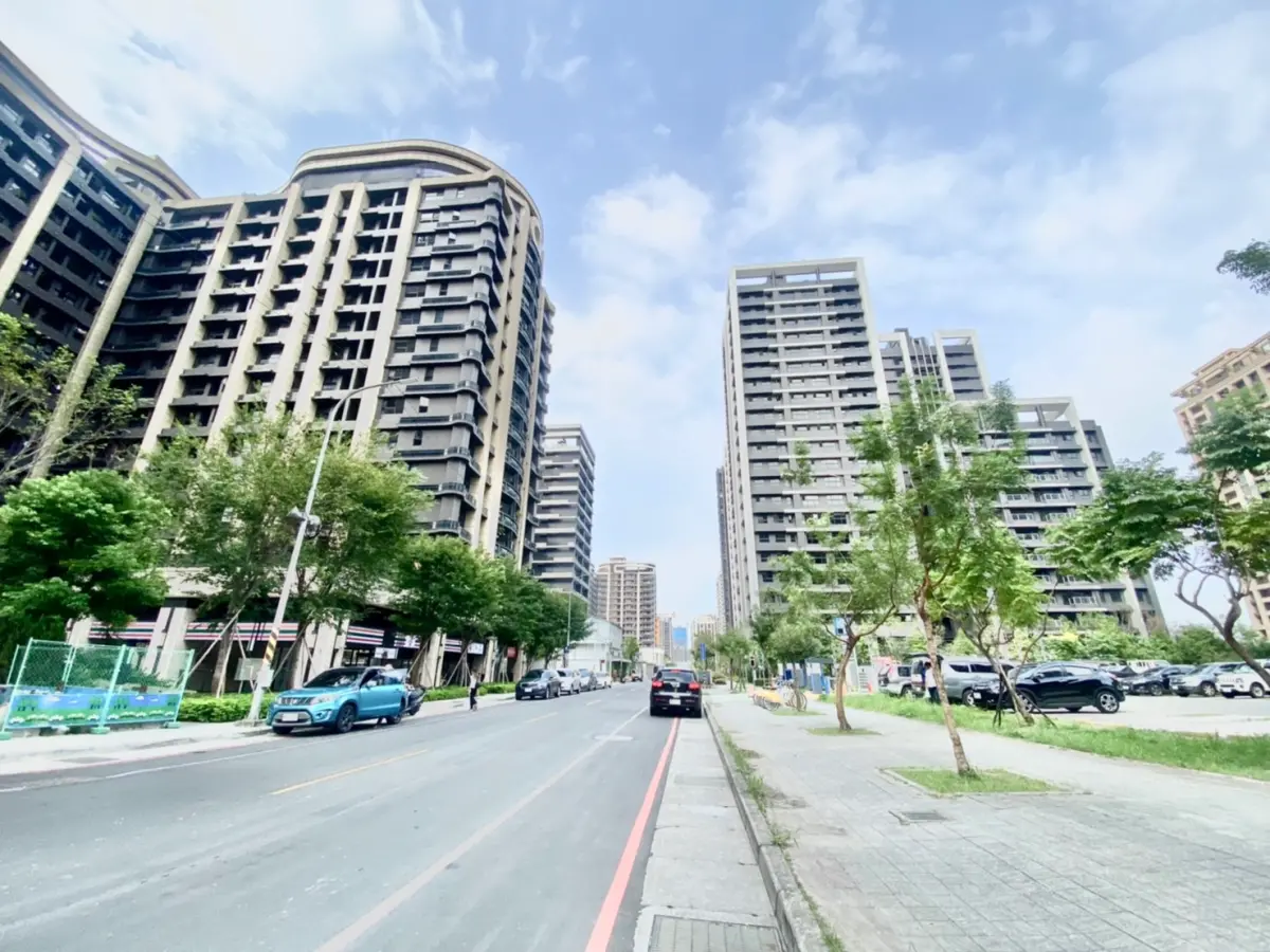 ▲板橋的江翠北側重劃區居住環境單純、街道整齊劃一，很受消費者青睞。（圖／資料照片）