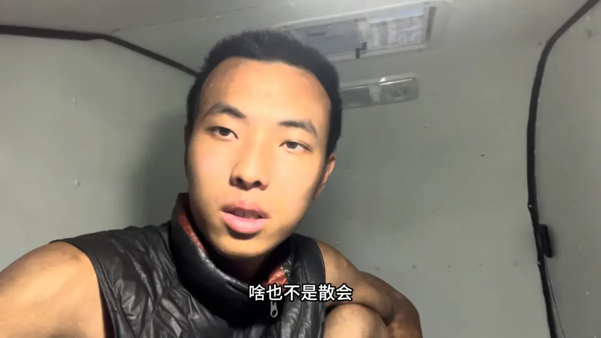 ▲今（21）日的最新影片中，金牌講師宣布自己的「移動大別墅」順利完工。（圖／取自YT@丁胖子金牌講師）