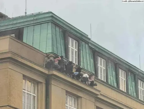 ▲布拉格大學當地時間21日下午驚傳校園槍擊案，舊城區的楊帕拉廣場目前已遭警方封鎖。（圖／翻攝自X）