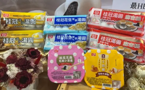 ▲品牌銷量排行依序為桂冠、義美、家樂福自有品牌，其中桂冠佔比接近快50％，穩站最熱門湯圓霸主。（圖／記者鍾怡婷攝）