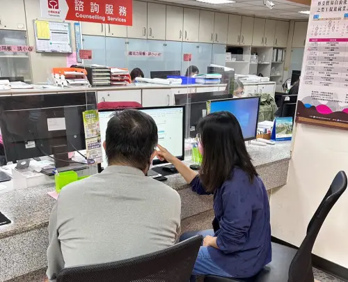 解決缺工荒!中小企加薪抵稅擬延10年 增僱中高齡者適用租稅優惠