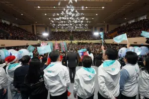 ▲民眾黨總統候選人柯文哲在新竹舉辦造勢活動，湧進8000人參加。（圖／民眾黨提供）