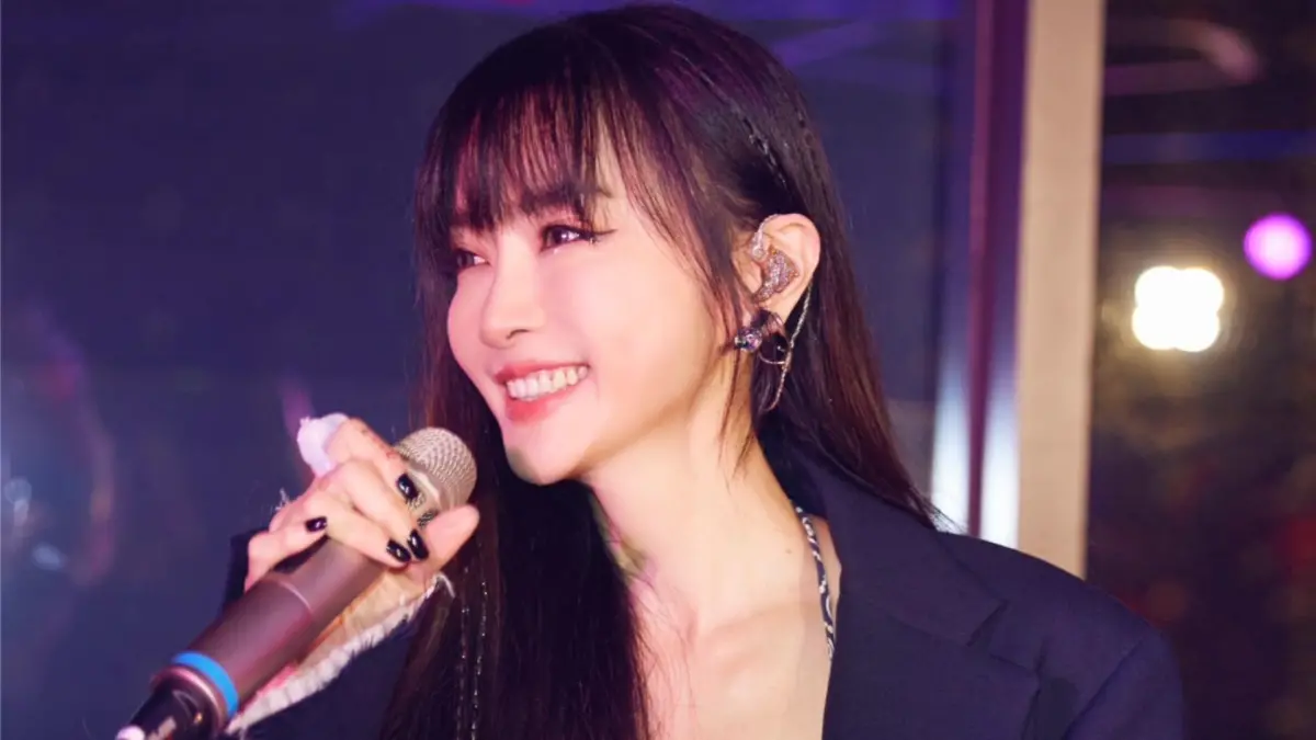 ▲謝金燕參加《浪姐5》被嫌不夠紅，大陸人見沒修圖本尊後改觀，期待值升高。（圖／翻攝自謝金燕臉書）