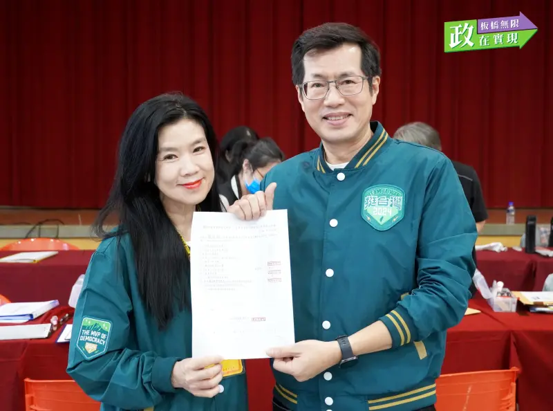 ▲民進黨立委羅致政捲入捲入不雅影片風波。(圖/翻攝自羅致政臉書)