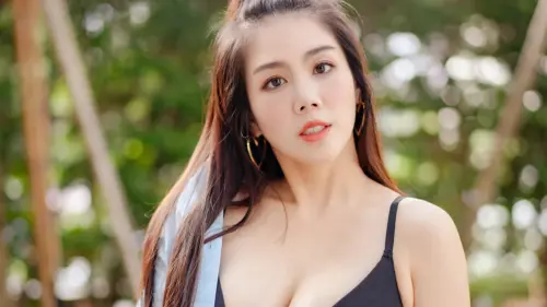 楊晨熙裸背泡湯！往下一看「尺度超危險」粉絲嚇呆：這能PO嗎
