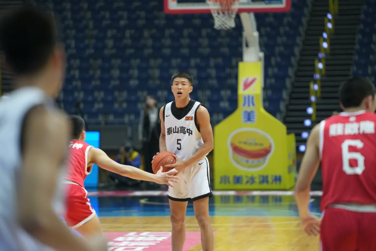 ▲HBL泰山莊杰閎14分7籃板8助攻2抄截，氣走南山晉級八強。（圖／高中體總提供）