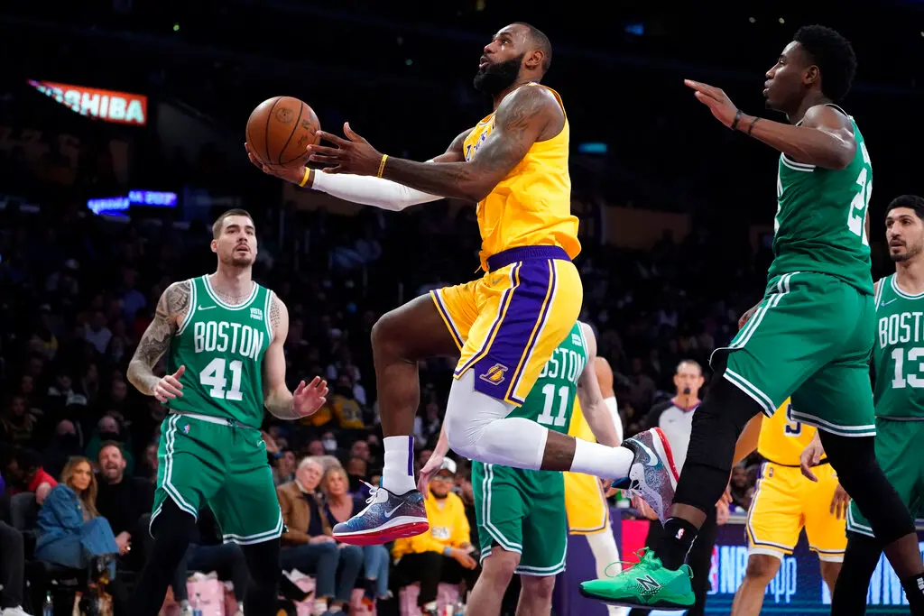 ▲湖人「詹皇」詹姆斯（Lebron James）生涯在聖誕大戰累計460分排名史上第一。（圖／美聯社／達志影像）