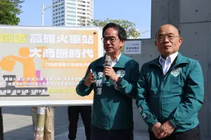 ▲李昆澤細數任內多項建設：隨著高雄火車站即將完工，他將全力推動高雄火車站大商圈時代，讓新車站與在地四大商圈相輔相成，讓商圈更加活絡。（圖／立委李昆澤競選辦公室提供）