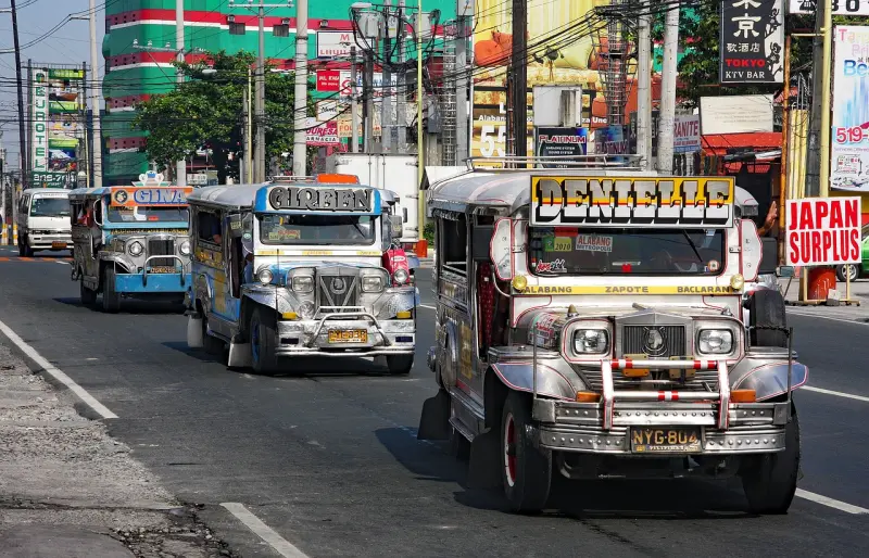 影／熱到司機罷工！菲律賓體感溫度飆破50度　學校停課兩天