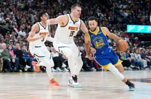 NBA／Curry全場僅1罰不滿吹罰！稱判罰尺度猶如白天與黑夜
