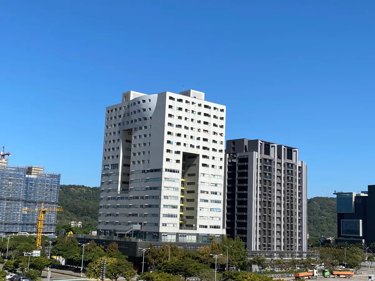 ▲竹科夫妻不想再花2.8萬在金山街租房，準備買2000萬內2房，未料近期看了10多間房，卻認為2房格局都怪怪的。（示意圖／記者徐銘穗攝）