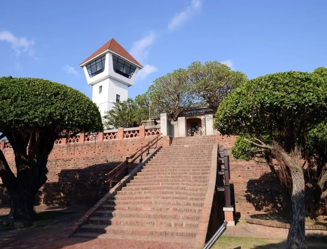 ▲台南旅遊景點眾多，加上美食種類選擇多元，不少人都喜歡到台南旅遊，像是熱門的安平古堡、老街都是到台南必去景點之一。（圖/台南旅遊網）