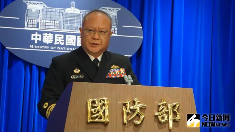 ▲海軍司令部參謀長吳立平中將說明海虎潛艦人員落海搜救狀況。（圖／記者呂炯昌攝，2023.12.26）