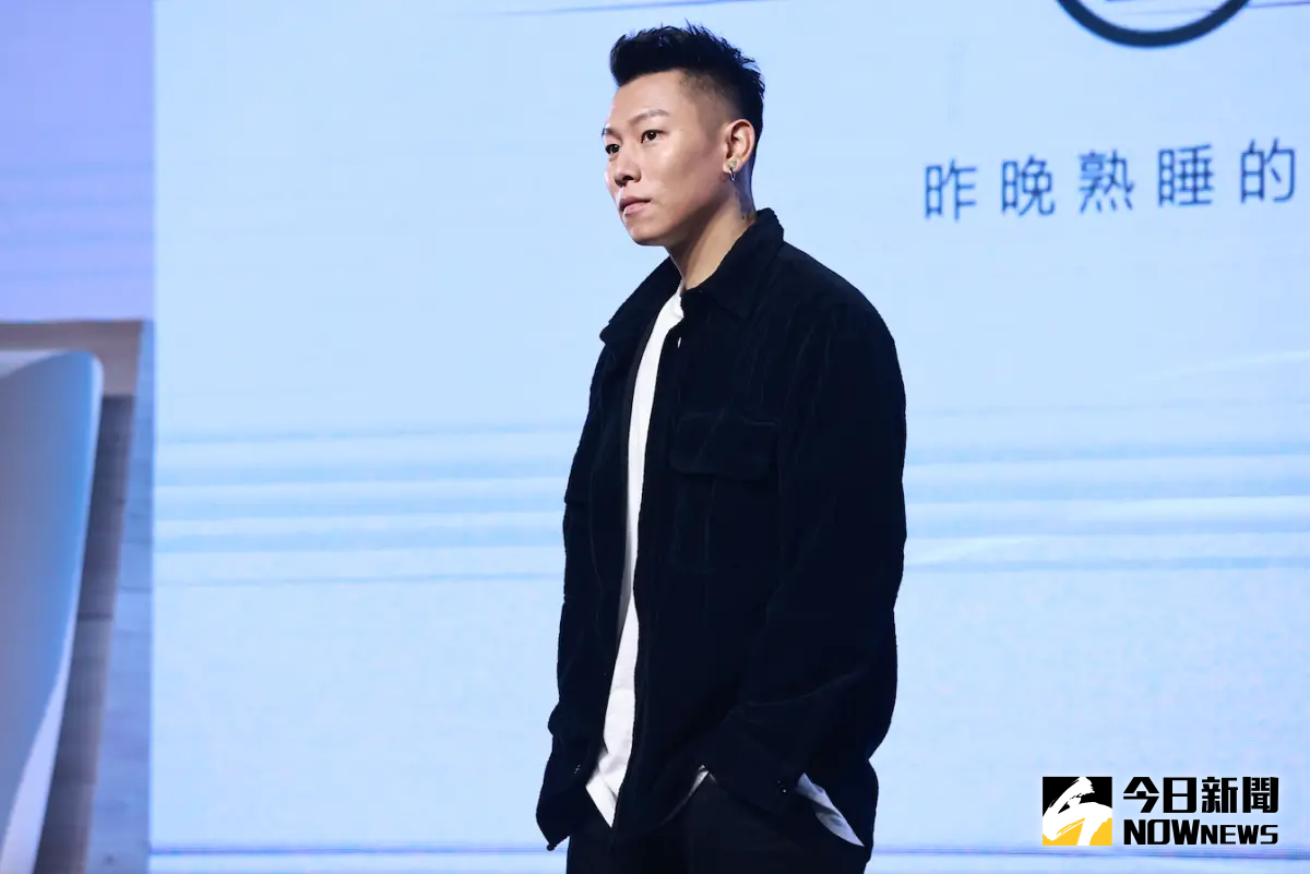 ▲瘦子擔任ONE BOY HOME熟睡夾芯枕代言人，他形容拍攝廣告時可以說是「躺著賺」。（圖／記者葉政勳攝）