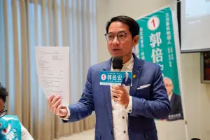 ▲發言人林于凱還現場call-out一名當天「被」押走的許姓里民，他清楚描述了當天「恐怖」的情景。（圖／郭倍宏競選總部提供）