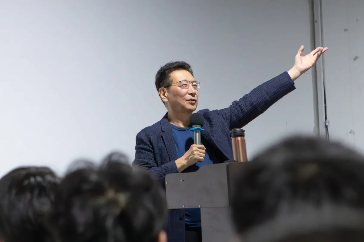 ▲趙少康深夜在臉書發文強調「從不認同共產主義、從不親共，始終堅持反共保台！」更承諾「未來在侯友宜與我任內，絕不會推動統一談判，今天的兩岸沒有統一條件」。（圖／翻攝趙少康臉書）