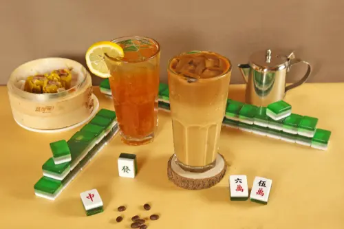 台中火紅手搖飲「BLIKE精品奶茶」登陸台北!免費加料、升級大杯 ▲手搖飲料一手私藏新推「旺角鴛鴦」、「半島凍檸」。(圖/一手私藏提供)