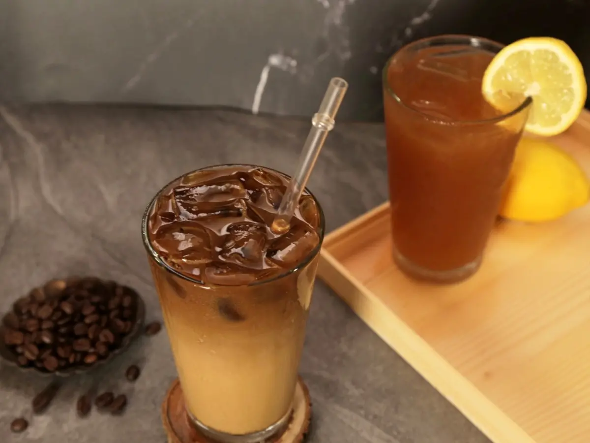 ▲有網友好奇，市面上是否有手搖店能贏過可不可的紅茶？綜合網友意見，排行前三名分別為摩斯漢堡紅茶、一手私藏世界紅茶以及約翰紅茶公司。（圖／一手私藏提供）