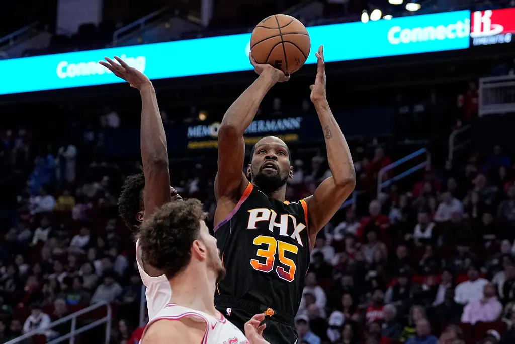 ▲太陽Kevin Durant轟下27分、10籃板和16助攻，完成大三元。（圖／美聯社／達志影像）