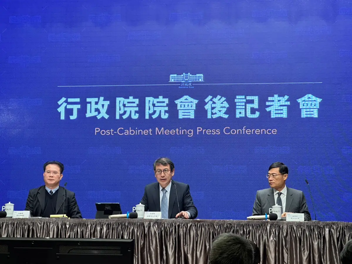 ▲政院發言人林子倫轉述院長陳建仁裁示，請相關機關宣傳全民共同檢舉境外勢力介選，最高可獲得2千萬元檢舉獎金。（圖／記者陳威叡攝，2023.12.28）