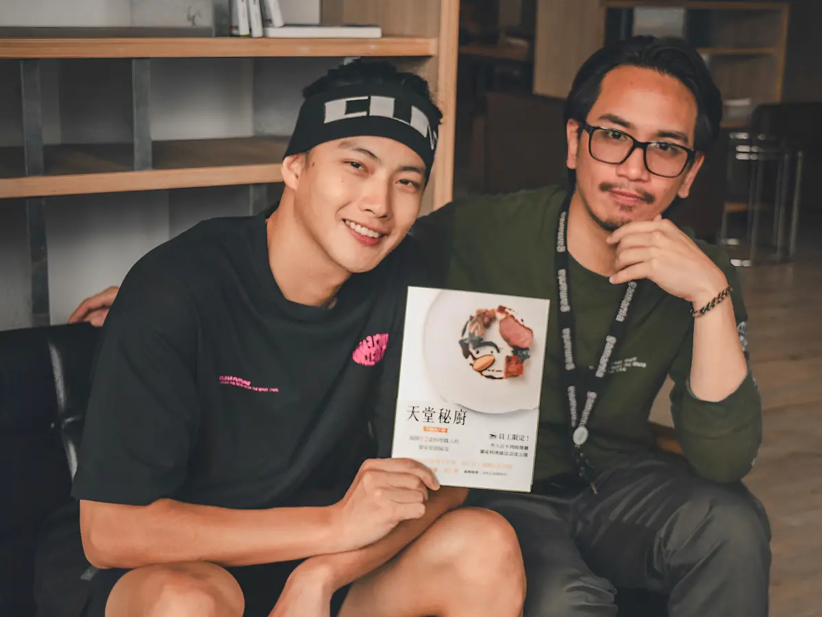 ▲「最狂員餐」普橘島重磅推出食譜書《天堂秘廚》，曾在「客座」晚宴掌廚的張庭瑚透露，翻完最想試煮「牛雜麵」。（圖／普橘島提供）