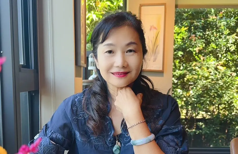 ▲南投縣政府機要秘書林孟麗被檢舉帶團接受中國「落地招待」，訊後20萬元交保。（圖／翻攝林孟麗臉書，2023.12.28）