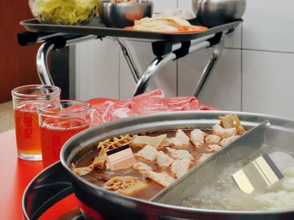 ▲經常一位難求、在台北具知名度的詹記麻辣鍋店，今日官方臉書證實將於明年選在西門町開新店。（圖／翻攝詹記麻辣鍋店臉書）