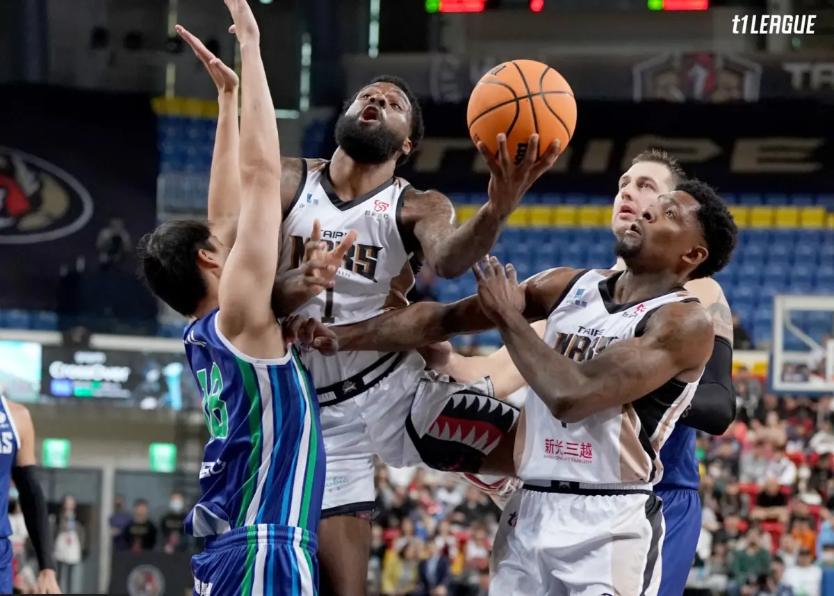▲台新麥卡利、強森合砍65分無用，台北台新戰神苦吞五連敗。（圖／T1聯盟提供）