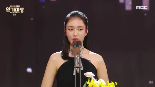 ▲安恩真、李世榮雙登視后。（圖／MBC YouTube）