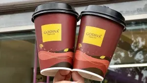 ▲跨年取暖和另一半來杯GODIVA熱巧克力，原價99元、特價2杯140元。（圖／業者提供）