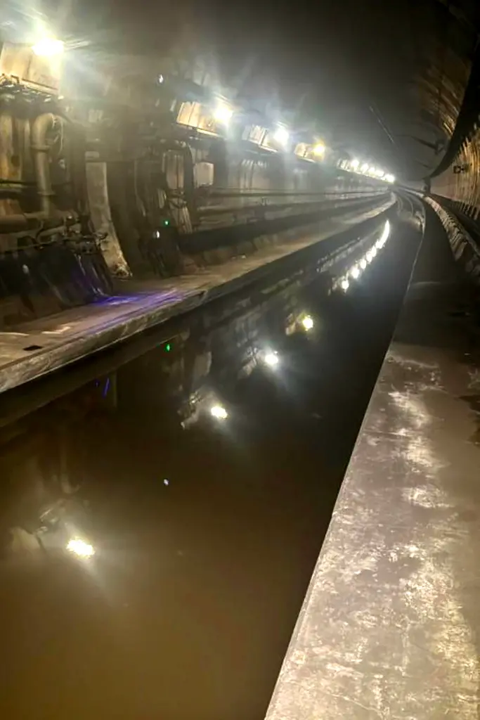 ▲連接英國與歐洲大陸的高速列車「歐洲之星」因英格蘭南部數條隧道淹水的狀況尚未排除,該公司已決定取消今天所有剩餘列車。(圖/美聯社/達志影像)