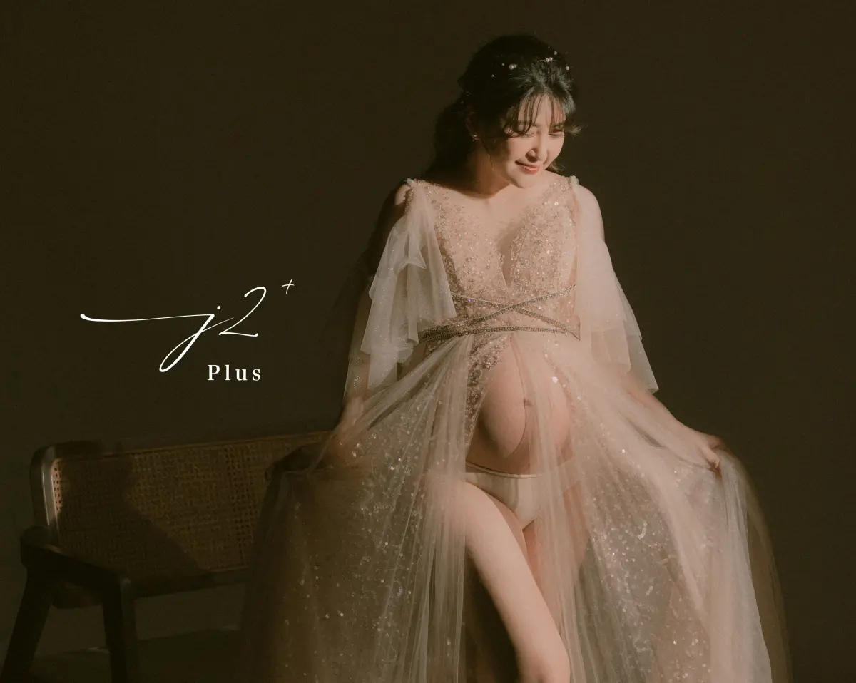 ▲本土劇《風水世家》女星樓心潼唯美秀孕肚。（圖／J2plus婚紗攝影提供）