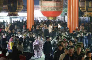 日韓跨年夜敲鐘祈好運！官方皆嚴防人潮推擠釀踩踏意外
