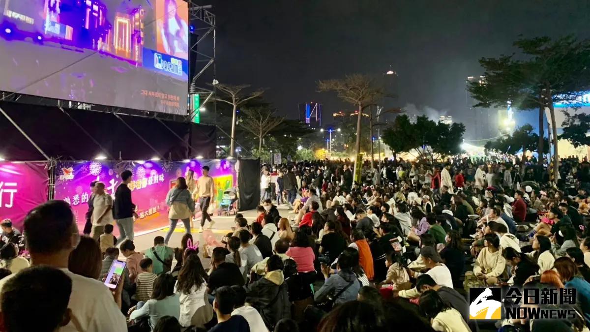 ▲高雄跨年晚會驚傳持刀原來是原子筆，市長陳其邁表示演出正常進行中，務必讓民眾能夠玩的開心，也能夠安全，這個是我們最高的一個原則。(圖／記者郭俊暉2023.12.31)