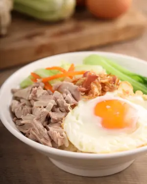 超佛心!呈信鵝肉「每月1號」免費送鵝肉飯:隱藏優惠限3點~6點 ▲呈信鵝肉甚受歡迎的「銷魂鵝肉飯」。(圖/翻攝自呈信鵝肉FB)
