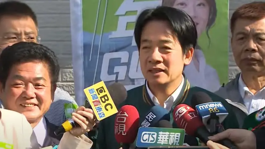 ▲賴清德受訪時強調自己全程唱國歌，並批評侯友宜講不清家族炒地事件還忙著攻擊他。（圖／民進黨提供，2024.01.01）