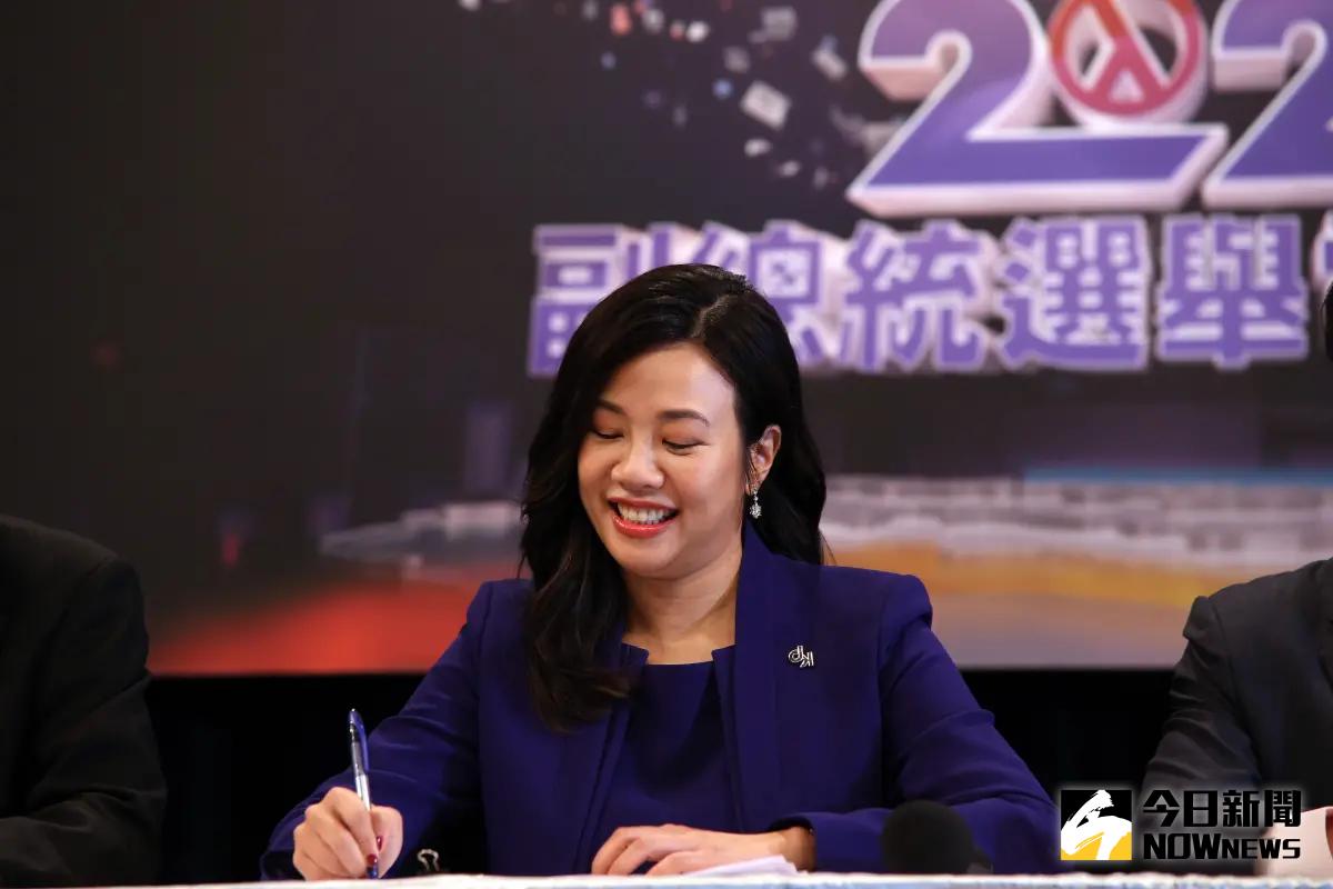 ▲針對民眾黨副總統候選人吳欣盈提開徵碳稅，財政部回應表示，應視碳費施行情形再評估。(圖／資料照，記者吳翊緁攝)