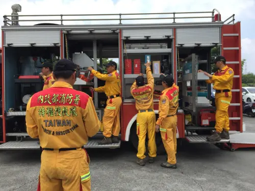 TAIWAN CAN HELP！7.6強震襲日本石川　消防署特種搜救隊整裝備援
