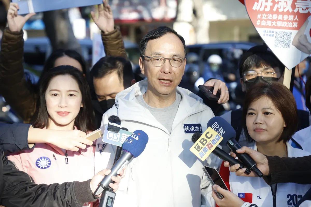 ▲國民黨主席朱立倫說，中間選民應該要沈思一下。（圖／國民黨提供）