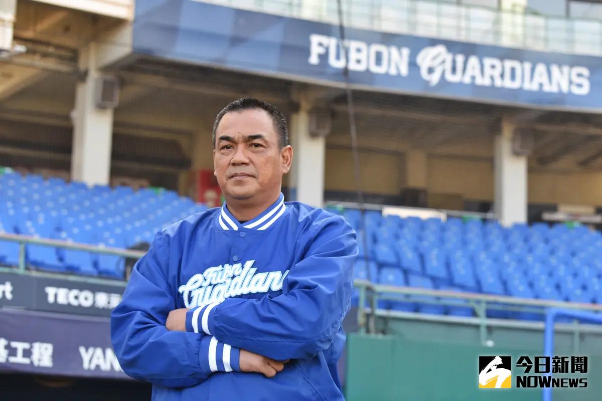 ▲富邦悍將今日宣布總教練陳金鋒接任，並召開記者會，陳金鋒也解釋為何接任總教練一職。（圖／陳明安攝）