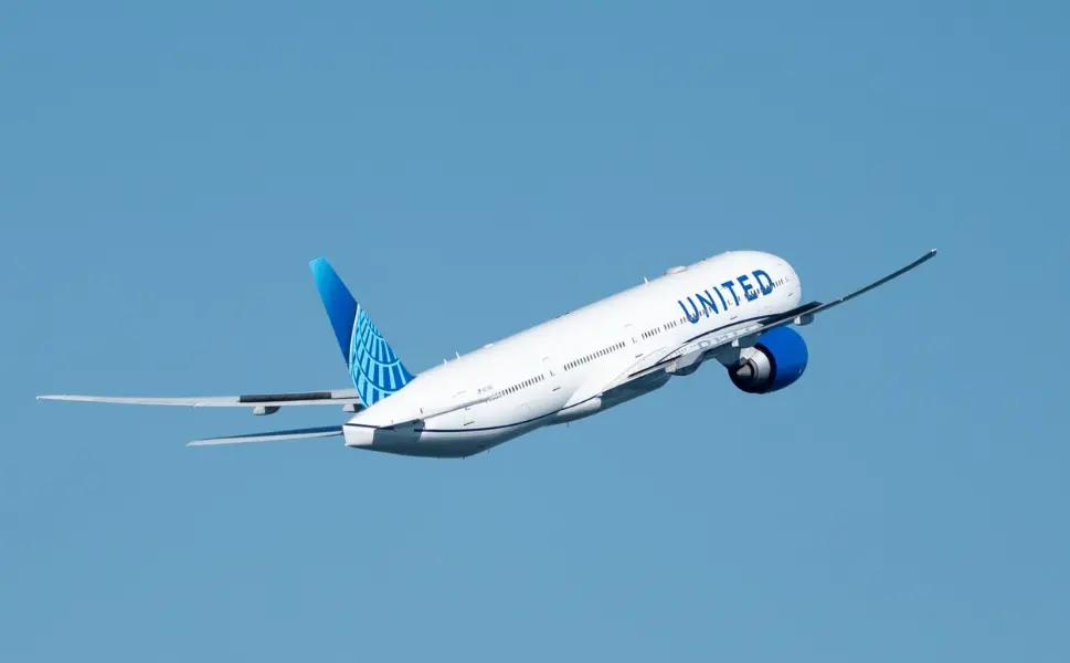 ▲美國聯合航空（United Airlines）22日表示發生一起亂流意外，有5名乘客受傷。（圖／取自IG@United Airlines）