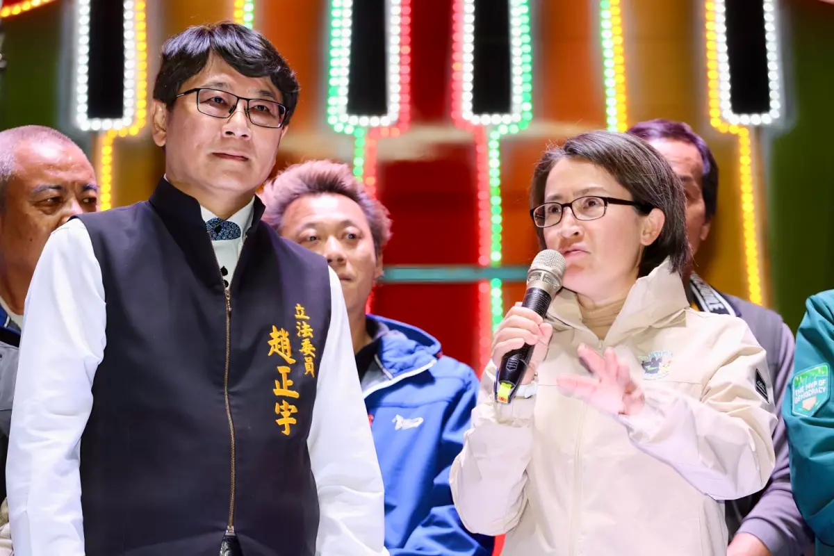 ▲蕭美琴晚間赴桃園八德為無黨籍立委趙正宇輔選，稱兩人已是老朋友，希望讓服務不分黨派的人高票連任。（圖／賴清德競辦提供）